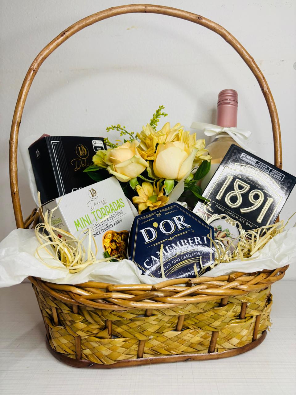 cesta queijos e vinho